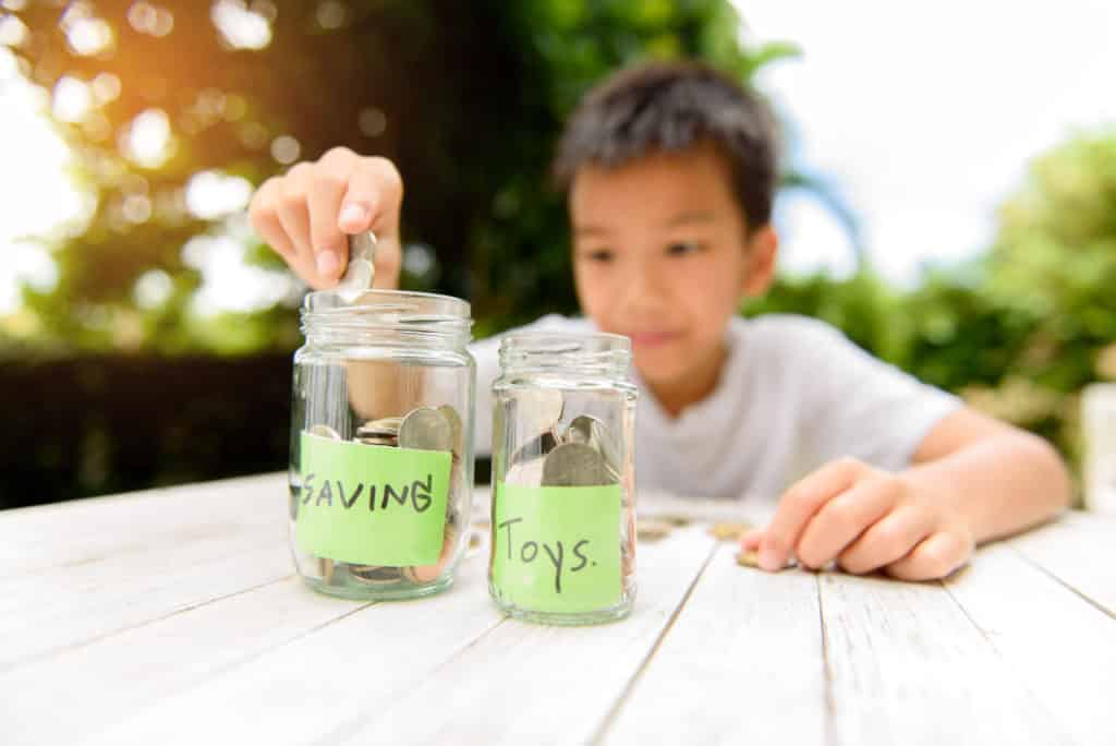 child savings money/toys